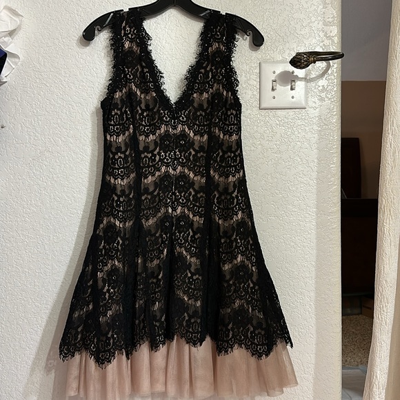 Best Adam Lace dress - Picture 4 of 4